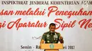 Panglima TNI Jenderal Gatot Nurmantyo memberikan ceramah pada Workshop bertajuk Pengawasan Melalui Peneguhan Pancasila Bagi Aparatur Sipil Negara yang digagas Inspektorat Jenderal Kemenag di Jakarta, Rabu (31/05). (Liputan6.com/Fery Pradolo)