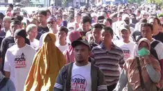Walau tak diberi izin Polda Jateng, panitia jalan sehat di Solo tetap bersikeras untuk menghadirkan Neno Warisman dan Ahmad Dhani dalam acara tersebut.