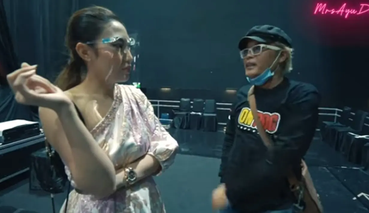 Sule (Youtube/MrsAyuDewi)