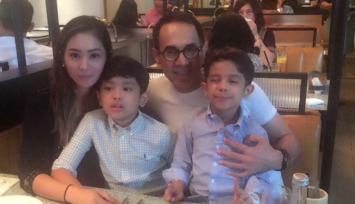 Bunga Zainal kerap mengunggah foto keharmonisan dengan Sukhdev Singh di akun Instagram pribadinya. (Foto: instagram.com/bungazainal05)