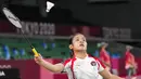 Berkat kemenangan ini, Gregoria Mariska Tunjung, berhak melaju ke perempat final bulutangkis tunggal putri Olimpiade Tokyo 2020. (Foto: AP/Dita Alangkara)