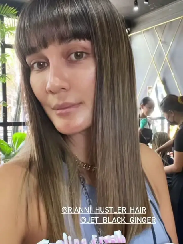 6 Potret Terbaru Luna Maya dengan Poni Depan, Dipuji Bak ABG