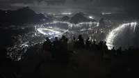 200 Turis Terjebak di Tengah Adu Tembak Polisi vs Gangster di Puncak Gunung Populer Rio de Janeiro