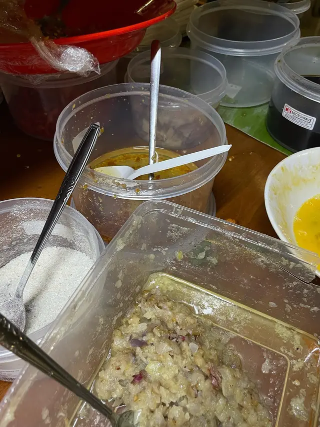 Pakai Gerobak, Ini 7 Potret Warung Nasi Goreng Ibnu Jamil yang Laris Manis