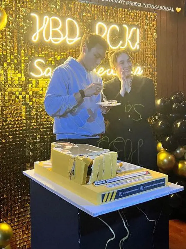 7 Momen Ulang Tahun Suami Chelsea Islan ke 31, Kuenya Unik
