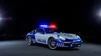 Kepolisian New South Wales memanfaatkan tenaga Porsche 911 Carrera sebagai kendaraan untuk kegiatan kemasyarakatan.