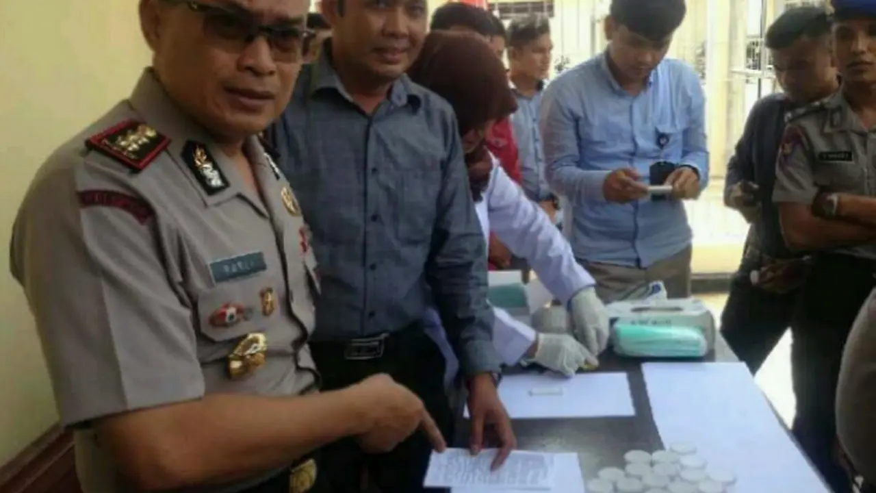 Ratusan Polisi di Riau Tes Urine Mendadak