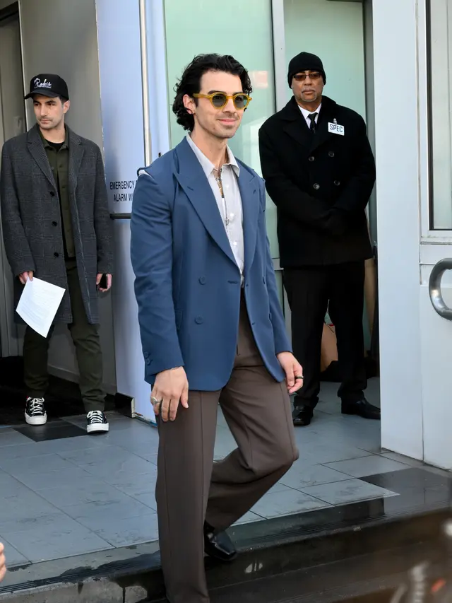 Gaya Joe Jonas kerap kenakan suit
