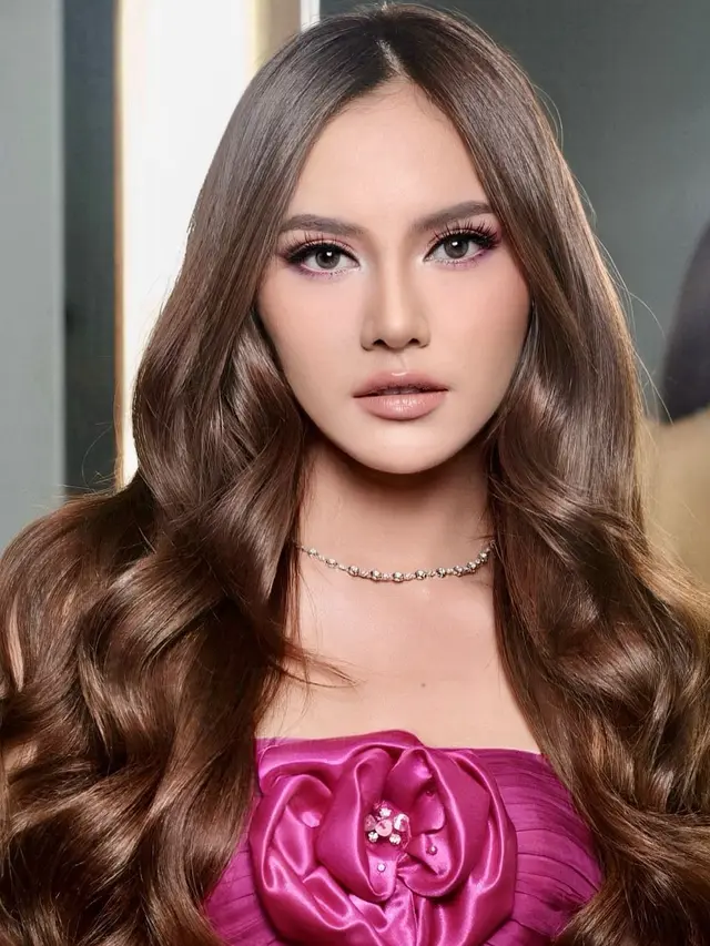 Gaya Makeup Terbaru Mahalini Raharja, Beda Look Tapi Sama-Sama Tampil Mirip Barbie