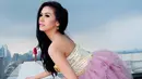 Menurut Anneke Carolline, seksi itu tidak harus dengan pakaian terbuka, tetapi punya inner beauty. Foto diambil pada Rabu (10/6/2015). (Liputan6.com/Faisal R Syam)
