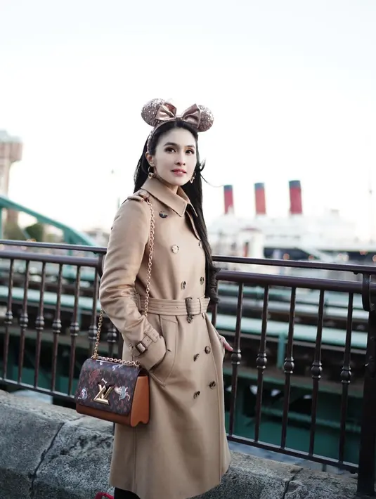 (Instagram/sandradewi88)