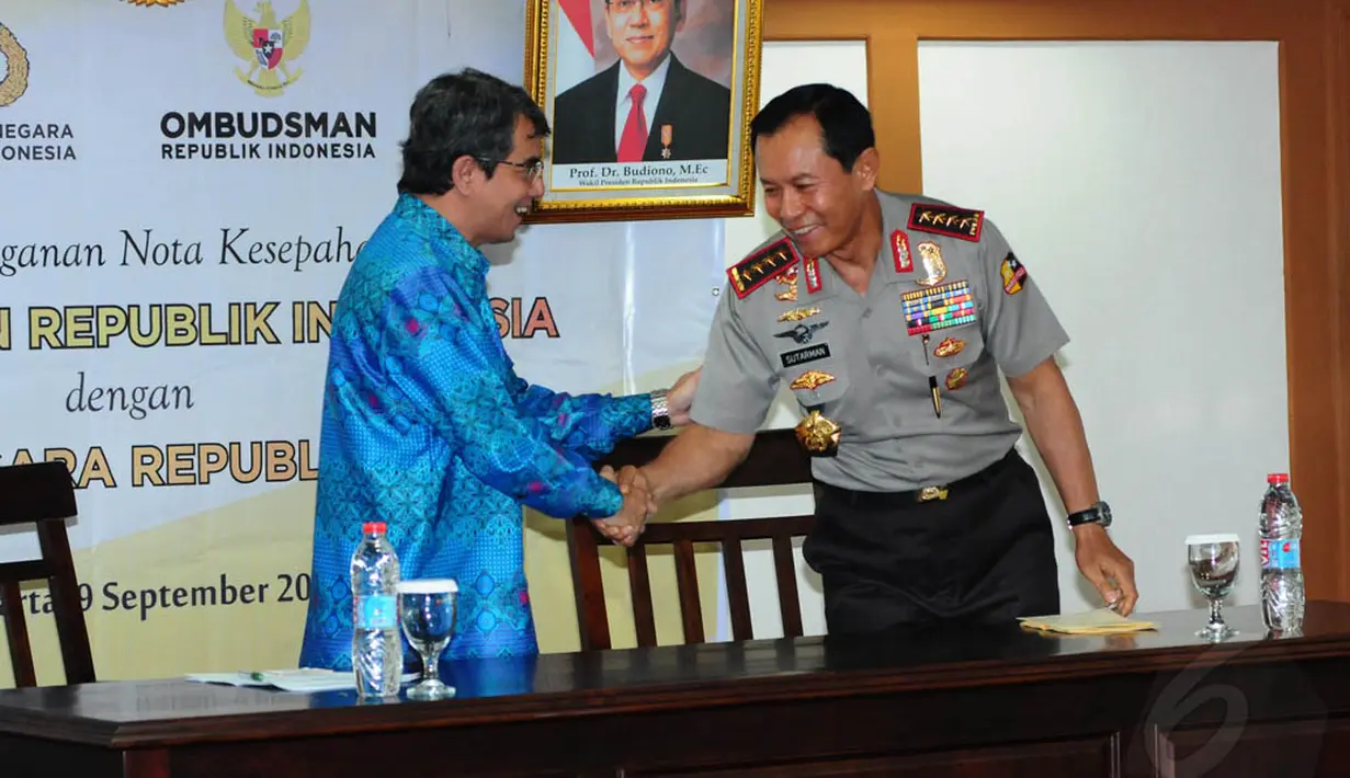 Nota kesepahaman ini juga menyertakan kesepakatan yakni pemberian bantuan teknis dari kepolisian untuk menghadirkan secara paksa terlapor atau saksi yang tidak memenuhi panggilan Ombudsman RI, Jakarta, (9/9/14). (Liputan6.com/Andrian M Tunay)