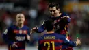 Ekspresi Lionel Messi setelah mencetak gol ke gawang Sporting Gijon dalam lanjutan La Liga Spanyol di Stadion El Municipal Molinon, Gijon, Kamis (18/2/2/2016) dini hari WIB. (AFP/Miguel Riopa