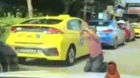 Aksi sopir taksi yang tuai banyak komentar haru netizen. (Sumber: Instagram/@sgfollowsall)