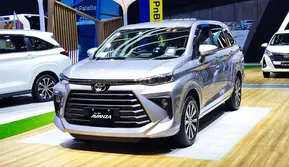 Toyota Avanza dipajang pada acara otomotif Gaikindo Indonesia International Auto Show (GIIAS) tahun 2021. Mobil ini, bersama Toyota Veloz, bisa dibilang sebagai mobil primadona Toyota pada acara tersebut. (Otosia.com/Arendra Pranayaditya)