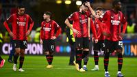 Sejumlah pemain AC Milan terlihat kecewa setelah kalah dari Borussia Dortmund dengan skor 1-3 pada laga lanjutan Grup F Liga Champions 2023/2024 yang berlangsung di San Siro, Milan, Italia, Rabu (29/11/2023) dini hari WIB. (AFP/Marco Bertorello)