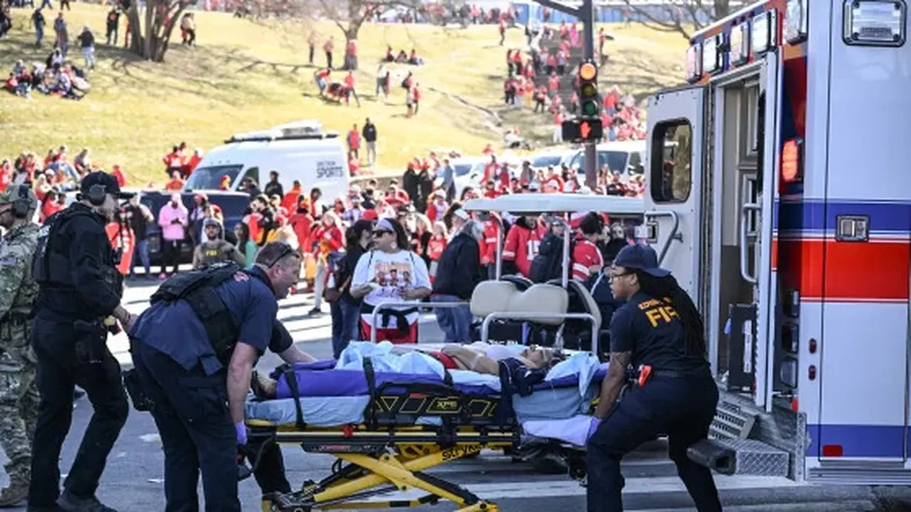 Korban terluka akibat penembakan pada parade kemenangan Chiefs 'Super Bowl pada Rabu 14 Februari 2024 di Kansas City, AS. (AFP)