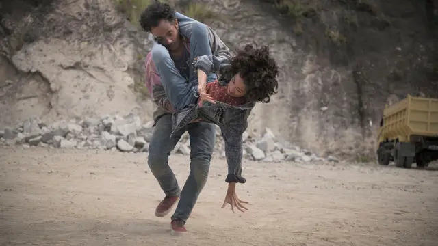 Adegan film Seperti Dendam Rindu Harus Dibayar Tuntas