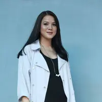 Setelah menunda selama lima tahun, Alice Norin bakal dikaruniai seorang anak. Kini, usia kehamilan Alice telah menginjak usia delapan bulan.  (Nurwahyunan/Bintang.com)