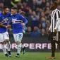 Fabio Quagliarella (kiri) turut memberikan assist saat Sampdoria menghadapi Juventus  (MARCO BERTORELLO / AFP)