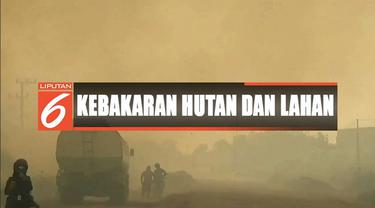 200 hektare lahan gambut di Kota Sampit, Kalimantan Tengah, terbakar bahkan mulai mendekati permukiman warga.