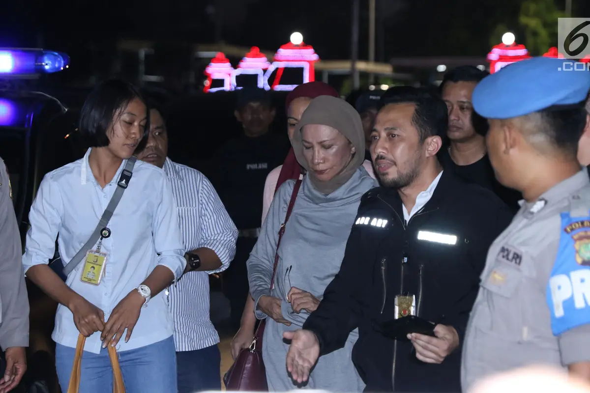 Ratna Sarumpaet Ditangkap Polisi