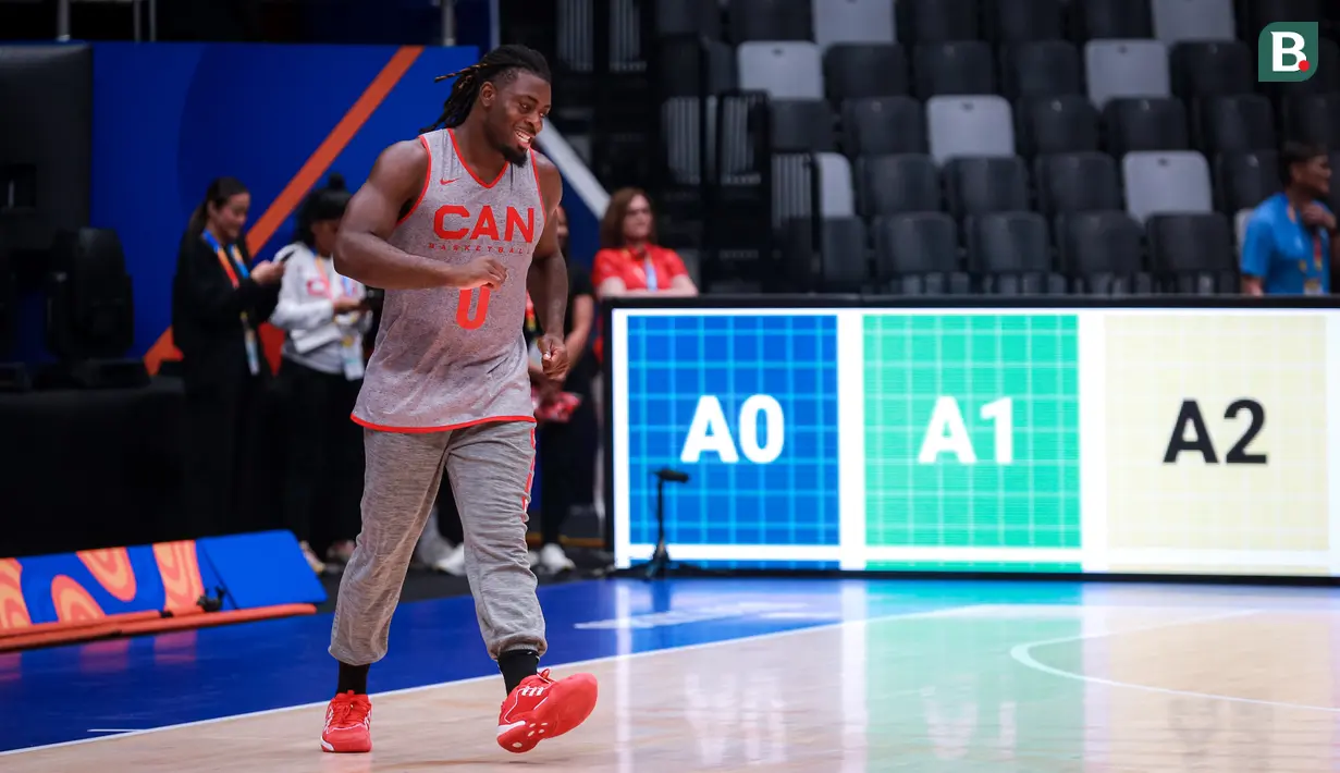 <p>Pebasket Kanada, Luguentz Dort saat melakukan latihan menjelang laga Piala Dunia FIBA 2023 melawan Prancis di Indonesia Arena, Senayan, Jakarta, Kamis (24/08/2023). (Bola.com/Bagaskara Lazuardi)</p>