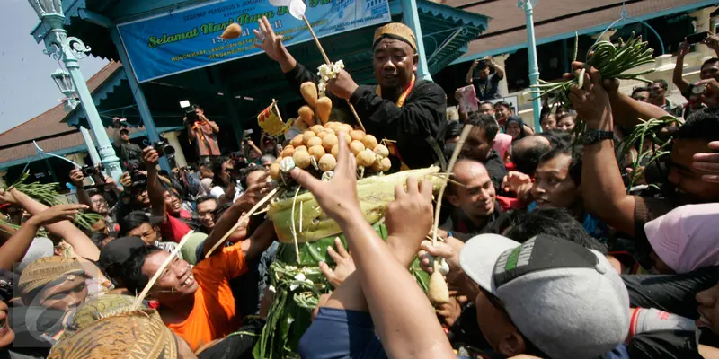 20160708-Keraton Surakarta Gelar Tradisi Grebeg Syawal-Surakarta