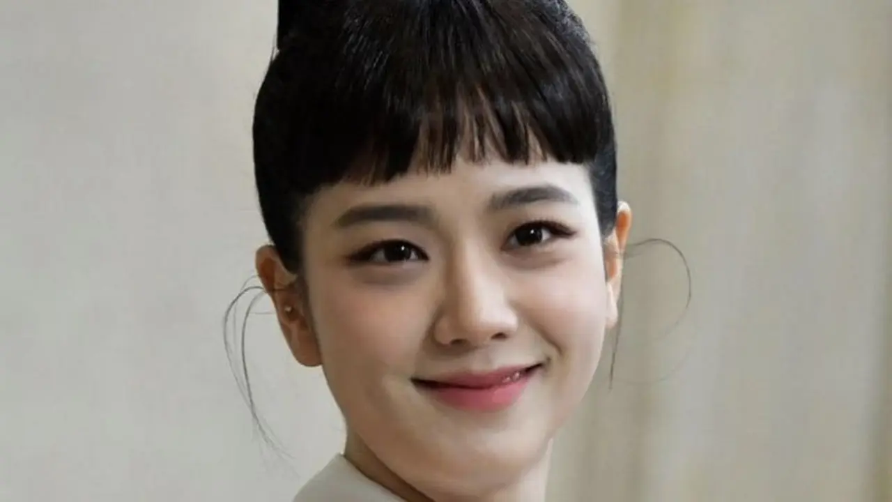 Tampilan Jisoo Blackpink di Haute Couture Dior Paris