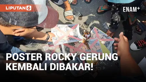 VIDEO: Demo di Depan Kantor Bupati Mojokerto, Massa Bakar Poster Rocky Gerung