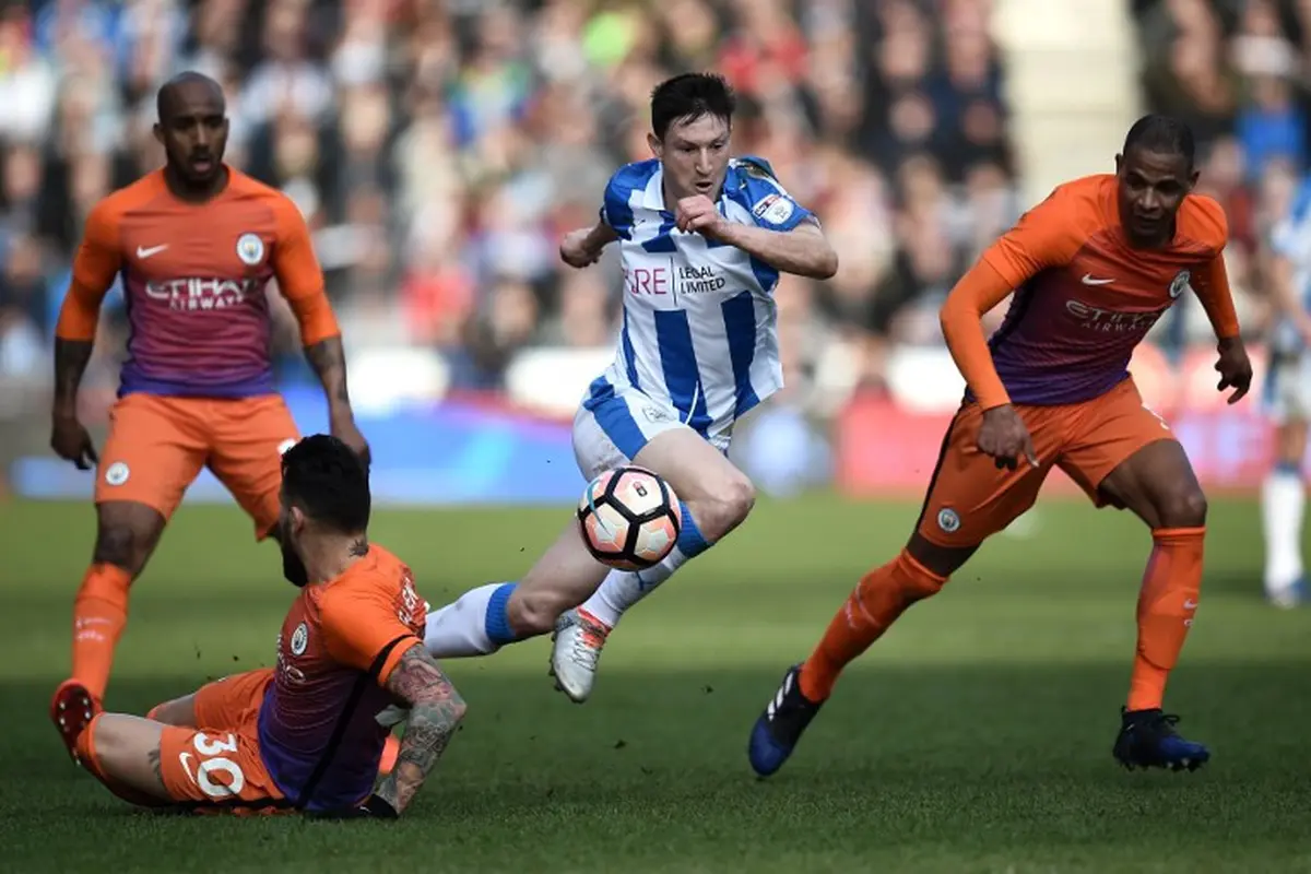 Fernando Reges (Huddersfield Town Vs Manchester City)