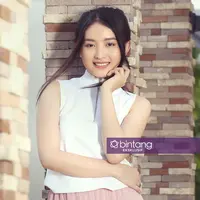 Natasha Wilona, sosok santun yang ramah dan murah senyum. (Fotografer: Bambang E. Ros, Stylist: Indah Wulansari, Pants: @tiffanka_, DI: Muhammad Iqbal Nurfajri/Bintang.com)