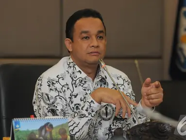 Menteri Pendidikan dan Kebudayaan, Anies Baswedan saat konferensi pers, Jakarta, Senin (24/11/2014). (Liputan6.com/Herman Zakharia)