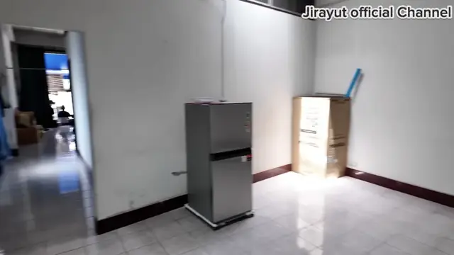 Potret Warung Jirayut di Thailand yang Sederhana di Pinggir Jalan Raya