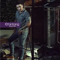 Miller Khan, pemain film Assalamualaikum Calon Imam. (Fotografer: Bambang E. Ros, Fashion Stylist: Indah Wulansari, Digital Imaging: Muhammad Iqbal Nurfajri/Bintang.com)