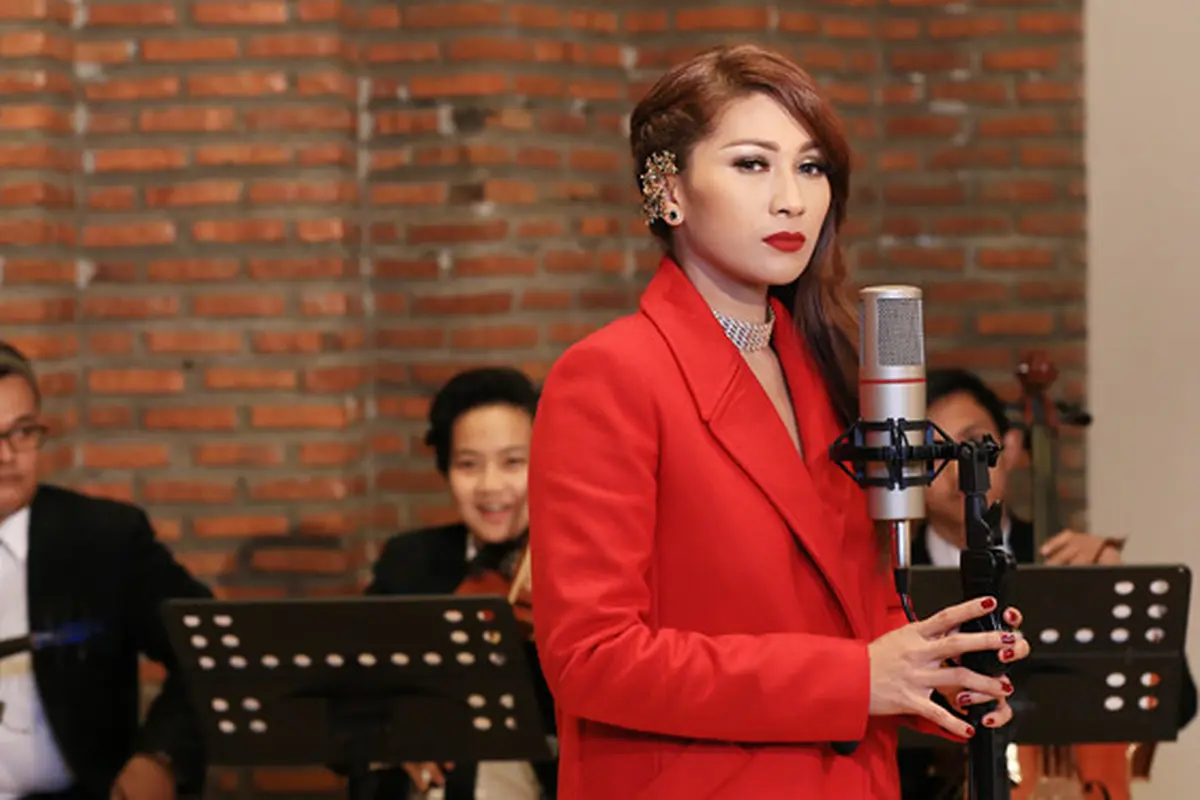 [Bintang] Syuting Video Klip Tata Janeeta