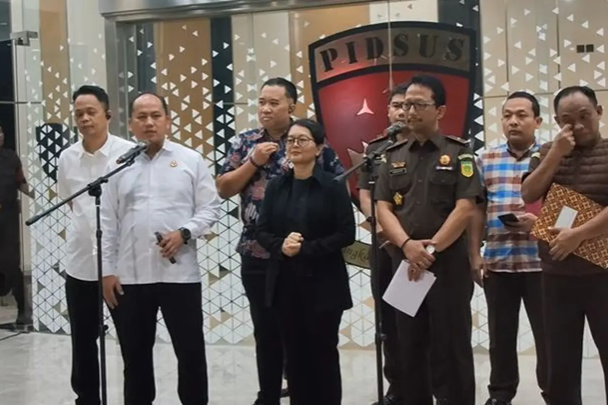 Kejagung menetapkan delapan tersangka baru terkait kasus korupsi pada pemberian kredit dari beberapa bank ke PT Sri Rejeki Isman (Sritex).