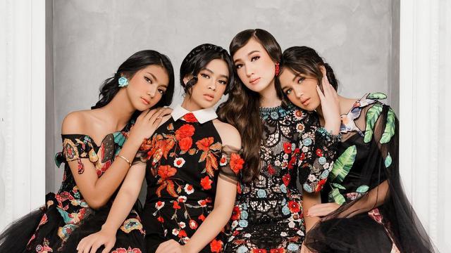 Para cast Dari Jendela SMP kompak gunakan outfit hitam