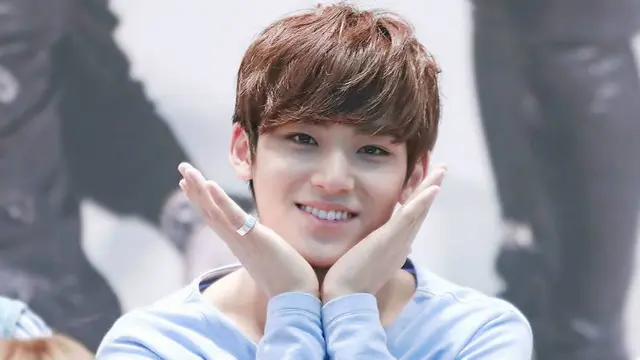 [Bintang] 8 Idola Korea yang Suka dengan Wanita yang Lebih Tua