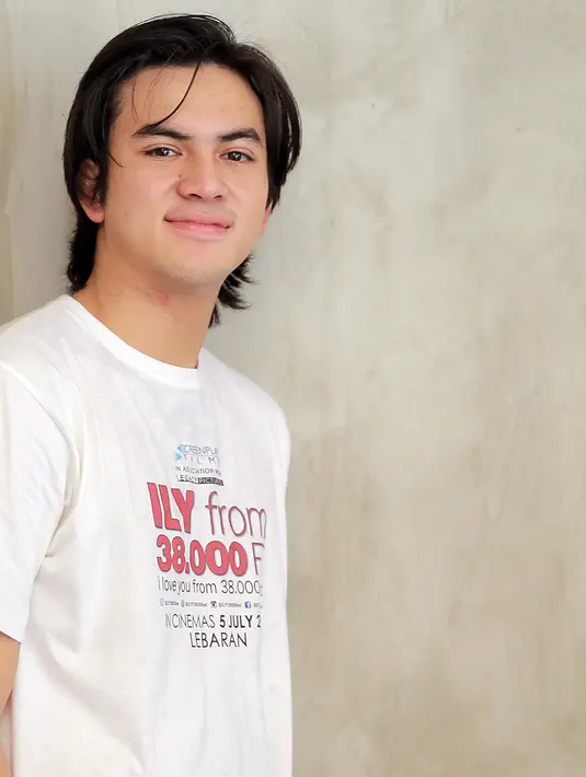 Aktor, Rizky Nazar menjadi salah satu orang yang mengutuk aksi bejad tersebut. Ia pun tak habis pikir mengapa 14 tersangka berbuat hal keji dan tak berperikemanusiaan. (Adrian Putra/Bintang.com)