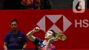 Kesuksesan Jonatan Christie ke 16 besar Indonesia Masters 2025 usai menumbangkan perlawanan Su Li Yang (Taiwan) dua set langsung 21-13 dan 21-15. (Liputan6.com/Herman Zakharia)