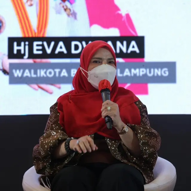 Keikhlasan Jadi Kunci Bunda Eva sebagai Perempuan dengan Peran Ganda