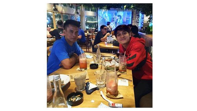 7 Potret Pertemuan Keluarga Lesty Kejora dan Rizky Billar, Penuh Kehangatan