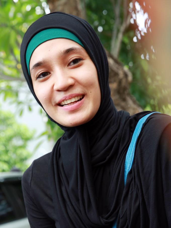 Ingin Serius Berhijab, Dhini Aminarti Takut Cerita ke Suami - News