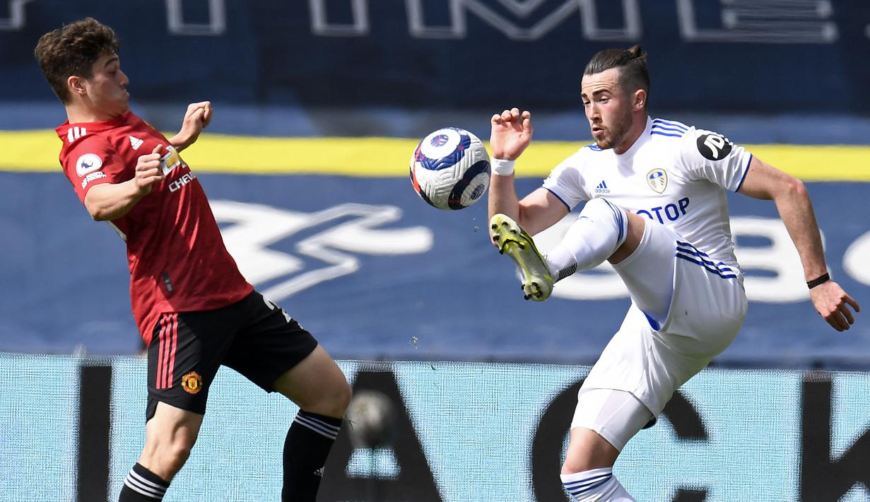 Bukan tanpa perlawanan, anak asuh Marcelo Bielsa pun sempat sempat merepotkan barisan pertahanan Manchester United. (Foto: AFP/Pool/Peter Powell)