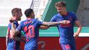 Marcos Llorente (kanan) menjadi pahlawan Atletico Madrid dengan mencetak satu-satunya gol di laga ini. (Foto: AFP/Jose Jordan)