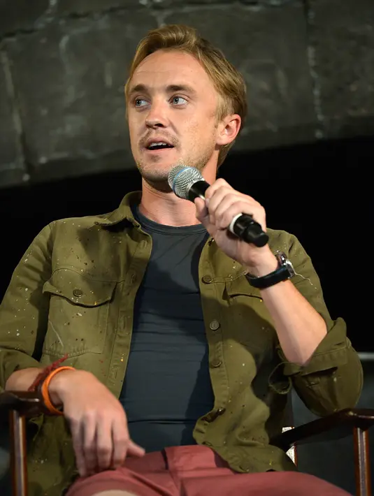 Namun sayangnya, Tom Felton menolak perasaan cinta yang telah di berikan Emma Watson untuknya. Hal tersebut membuat hati Emma terluka hingga saat ini. (AFP/Bintang.com)