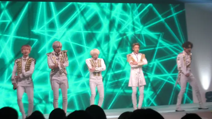 SHINee