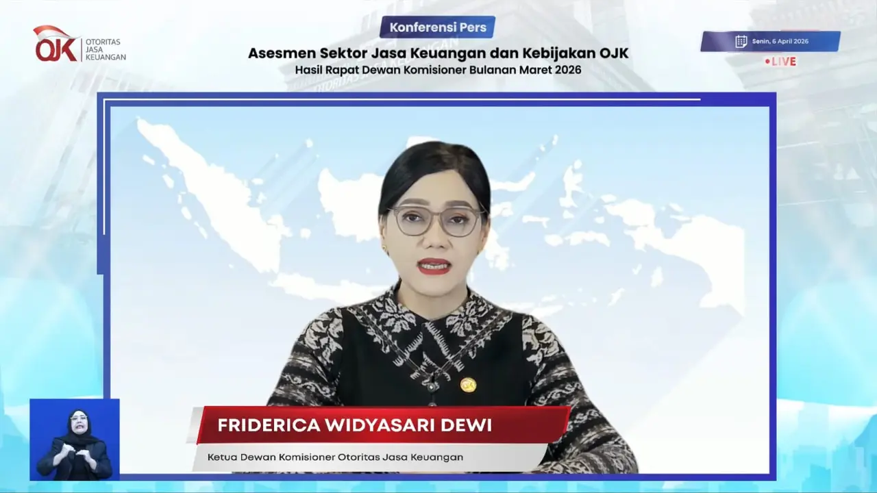 Ketua Dewan Komisioner OJK Friderica Widyasari Dewi, dalam RDKB Bulanan Maret 2026