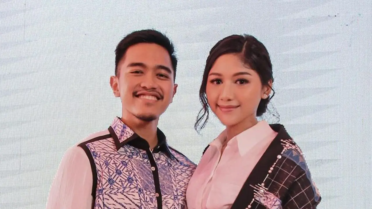 Tulis Pesan Romantis, Ini 6 Potret Kaesang Pangarep yang Selalu Didampingi Erina Gudono